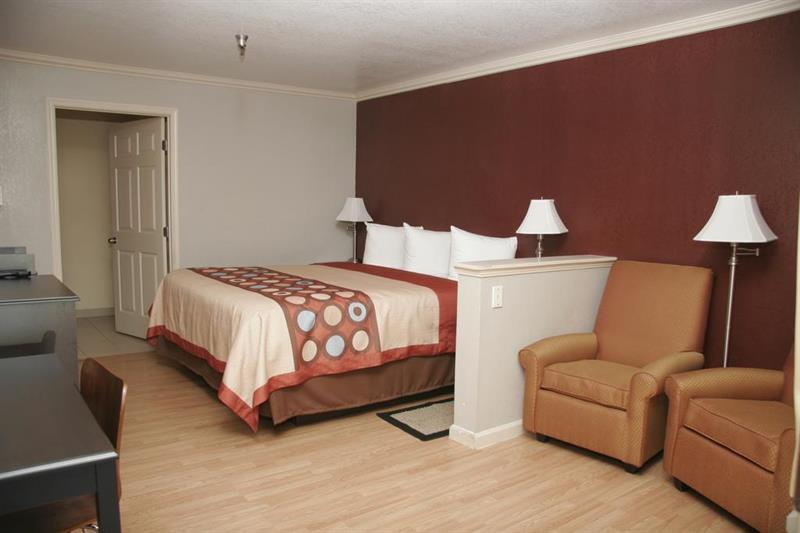 Inn At King City Exteriér fotografie